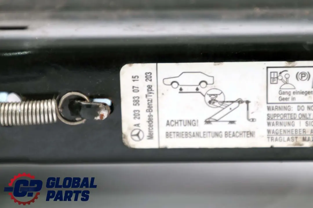 Gato Elevador Mercedes CLK Clase W203 C209 Rueda De Emergencia para con número de pieza A2035830415 Gato Elevador Mercedes CLK Clase W203 C209 Rueda De Emergencia - SKU A2035830415 - Número de pieza A2035830415