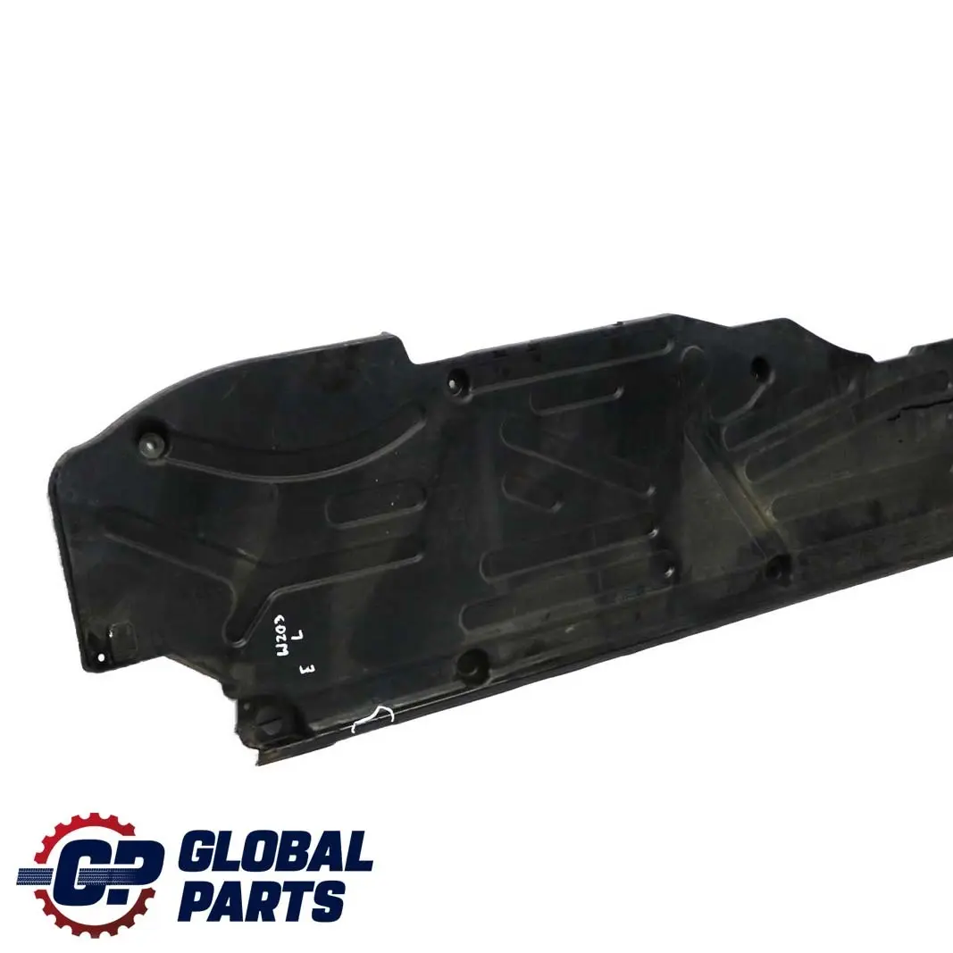 Izquierda Debajo De La Carroceria Cubierta De Proteccion Panel para Mercedes W203 con número de pieza A2036190138 Mercedes W203 Izquierda Debajo De La Carroceria Cubierta De Proteccion Panel - SKU A2036190138 - Número de pieza A2036190138