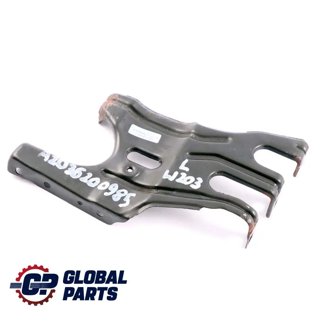 Pannello anteriore sbalzo sinistro N/S Piastra supporto faro per Mercedes W203 con numero di parte A2036200985 Mercedes W203 Pannello anteriore sbalzo sinistro N/S Piastra supporto faro - SKU A2036200985 - Numero di parte A2036200985