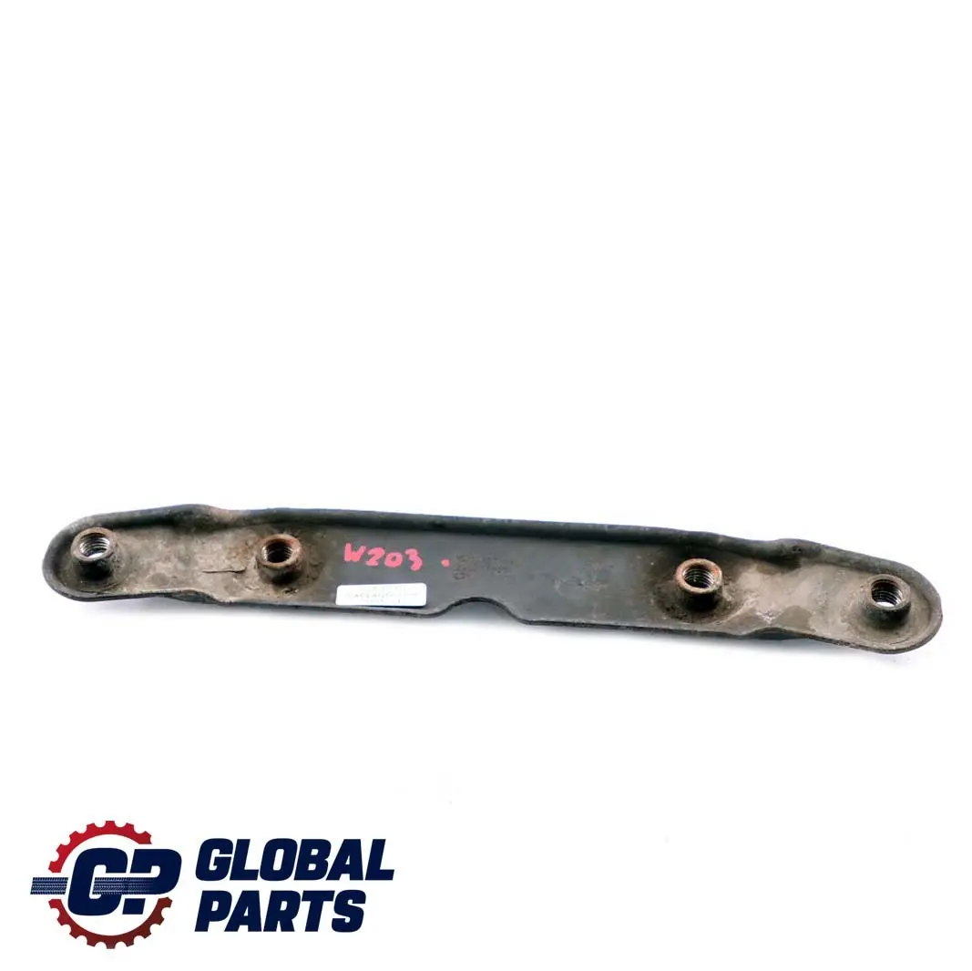 Asse anteriore Sterzo Rack Cross Member Piastra supporto per Mercedes CLK W203 C209 con numero di parte A2036280111 Mercedes CLK W203 C209 Asse anteriore Sterzo Rack Cross Member Piastra supporto - SKU A2036280111 - Numero di parte A2036280111