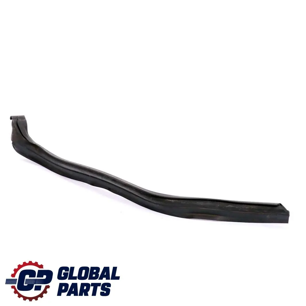 Mercedes-Benz Classe CLK W203 C209 Capot Caoutchouc Joint Centre A Gauche pour à propos du numéro de pièce A2036280198 Mercedes-Benz Classe CLK W203 C209 Capot Caoutchouc Joint Centre A Gauche - SKU A2036280198 - Numéro de pièce A2036280198