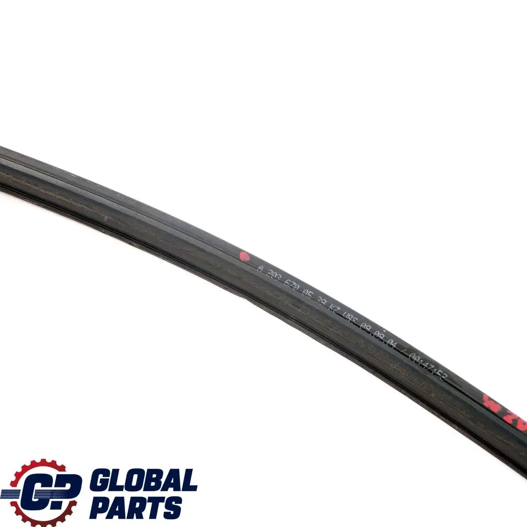  Mercedes-Benz W203 Bandes Decoratives Avant Haut Pare-Brise - SKU A2036700539 - Numéro de pièce A2036700539