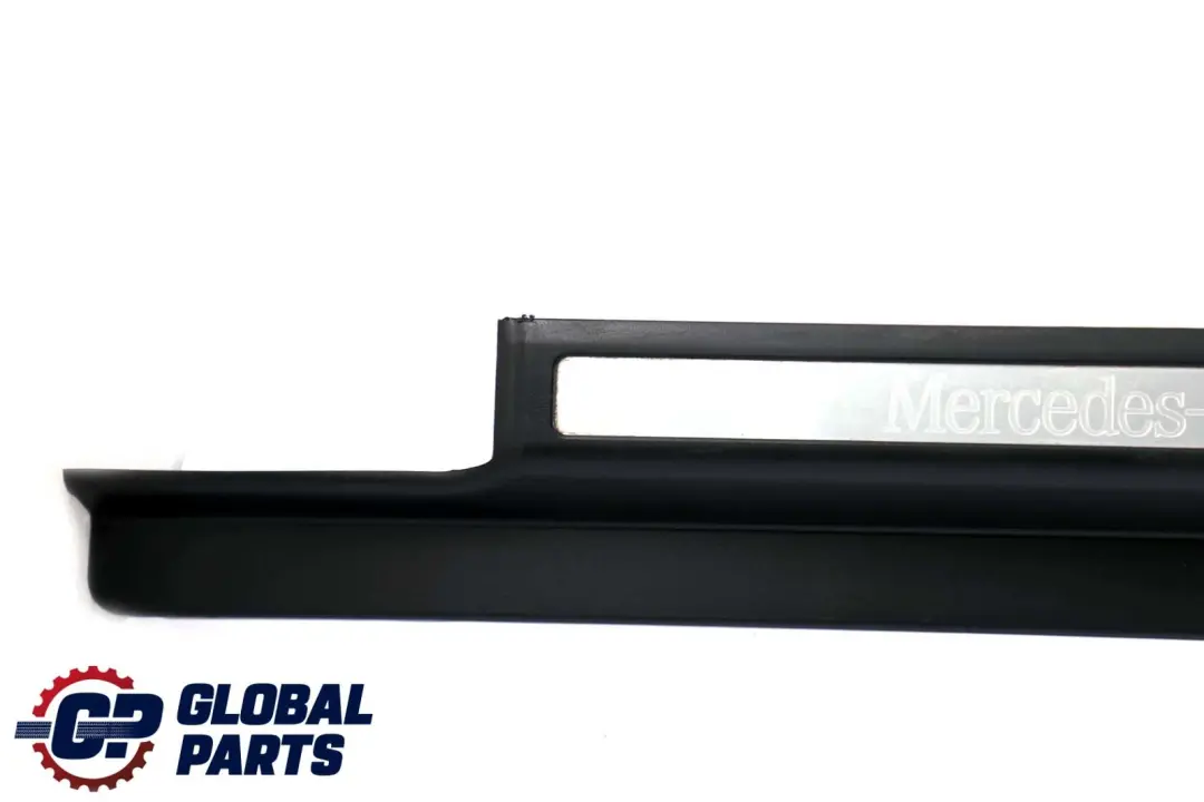 Mercedes-Benz Clase C W203 Front Left Door Sill Step Plate Entrance Cover Trim para con número de pieza A2036800735 Mercedes-Benz Clase C W203 Front Left Door Sill Step Plate Entrance Cover Trim - SKU A2036800735 - Número de pieza A2036800735