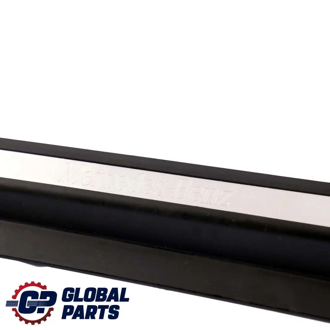 anteriore destro O/S soglia porta piatto ingresso copertura trim per Mercedes C W203 con numero di parte A2036800835 Mercedes C W203 anteriore destro O/S soglia porta piatto ingresso copertura trim - SKU A2036800835-1 - Numero di parte A2036800835