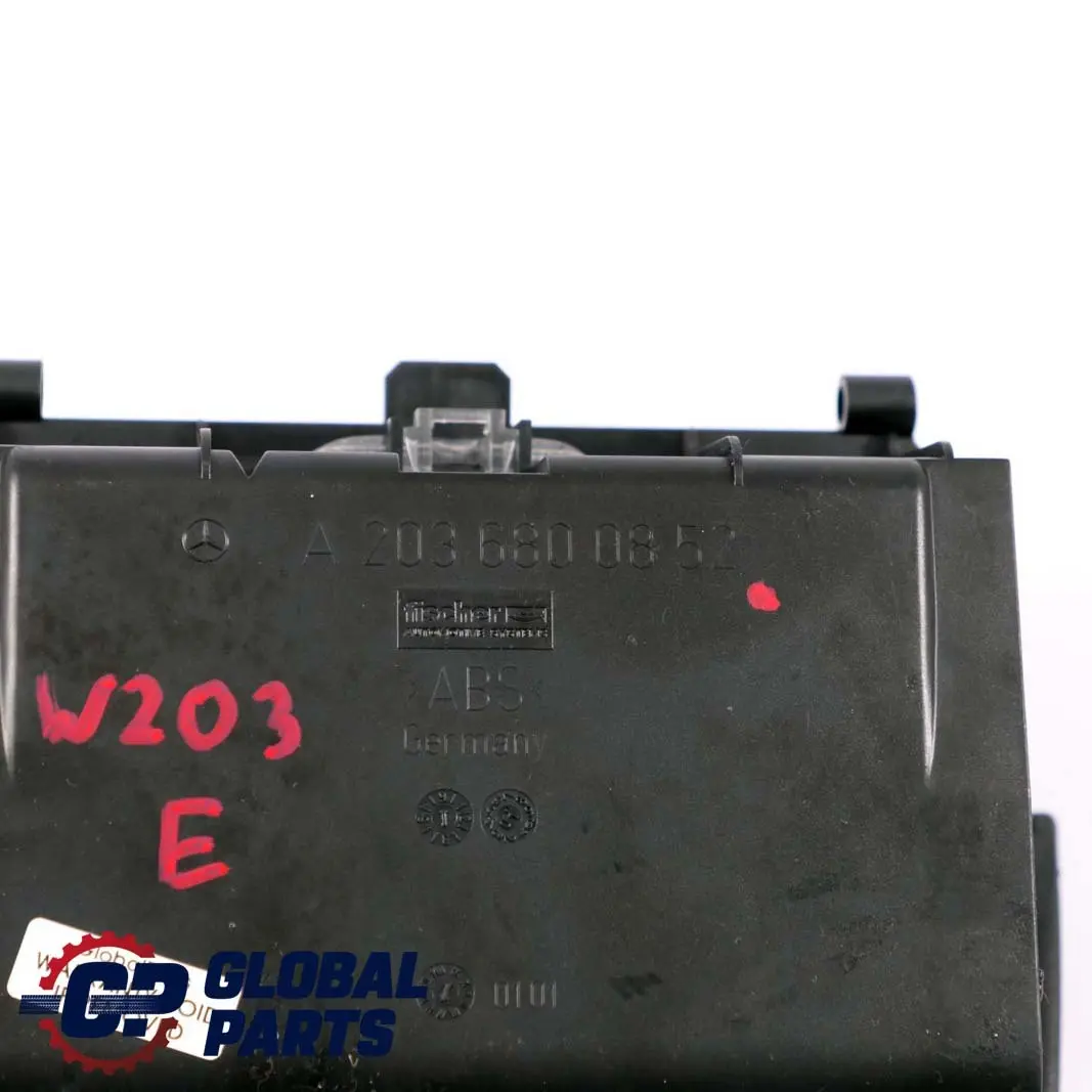 Mercedes-Benz W203 Avant Cendrier etagere Calcinateur pour à propos du numéro de pièce A2036800852 Mercedes-Benz W203 Avant Cendrier etagere Calcinateur - SKU A2036800852 - Numéro de pièce A2036800852