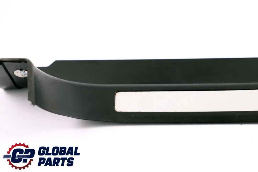 Trasera Derecha Umbral De La Puerta Placa De Entrada Cubierta Trim para Mercedes W203 con número de pieza A2036801035 Mercedes W203 Trasera Derecha Umbral De La Puerta Placa De Entrada Cubierta Trim - SKU A2036801035 - Número de pieza A2036801035