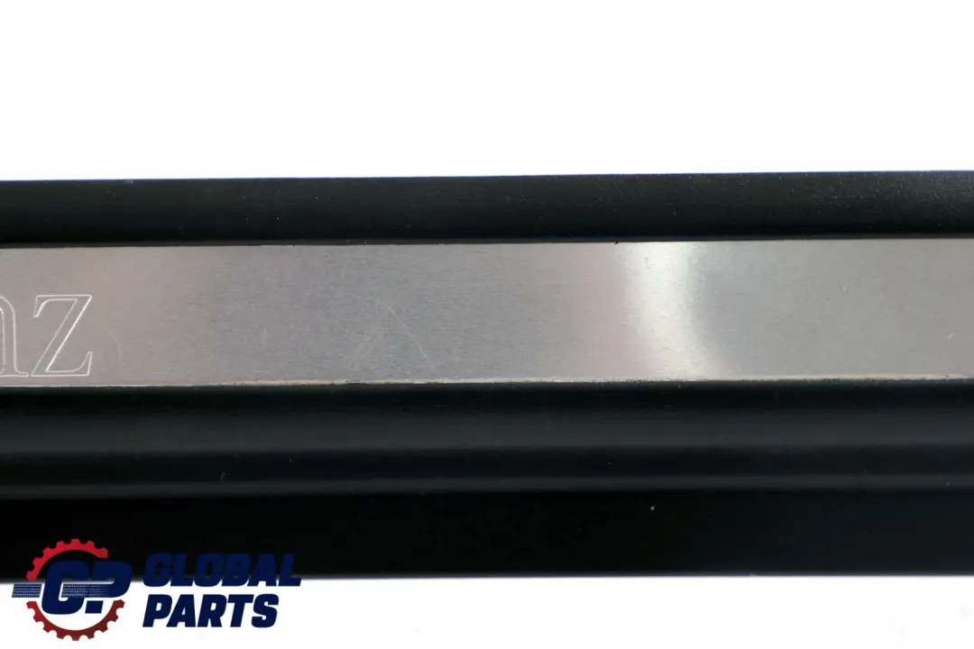 Vorne Links Rand Schwelle Chrom für Mercedes CLC CL203 mit Teilenummer A2036802735 Mercedes CLC CL203 Vorne Links Rand Schwelle Chrom - SKU A2036802735 - Teilenummer A2036802735