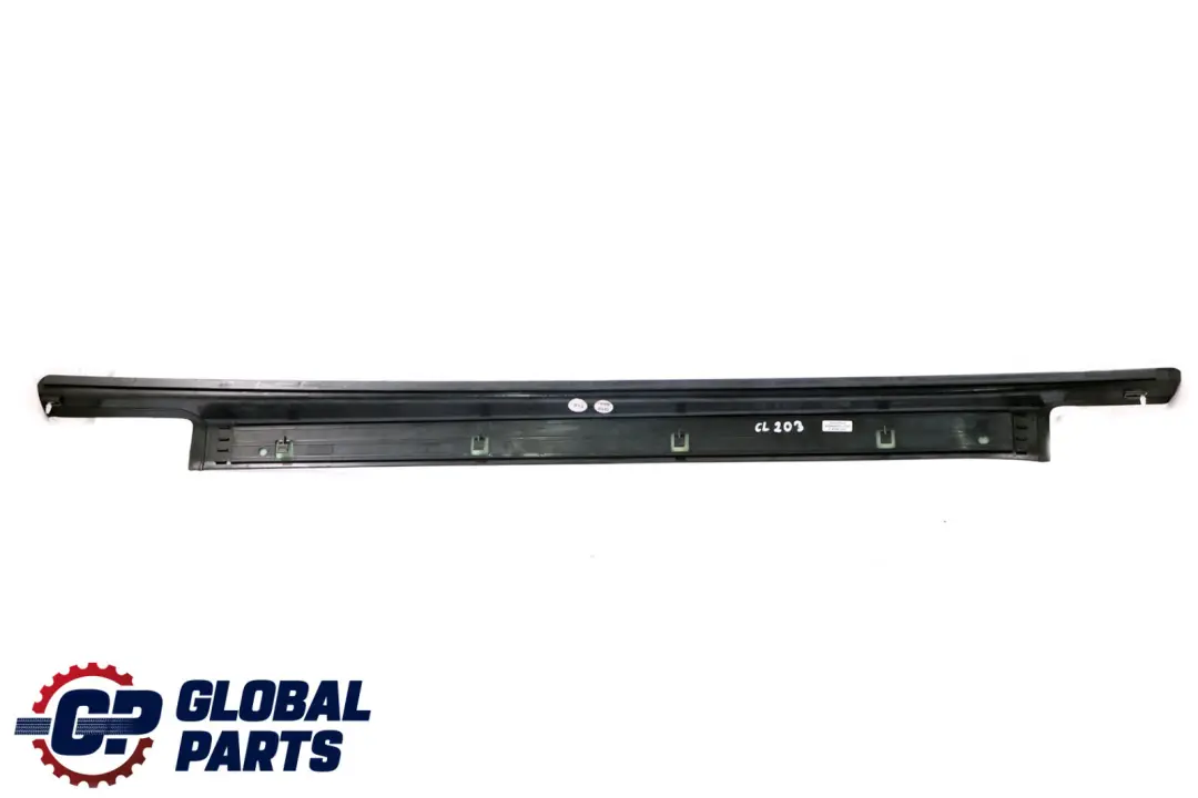 Mercedes CLC CL203 Embellecedor Del Umbral De La Puerta Delantera Izquierda - SKU A2036802735 - Número de pieza A2036802735