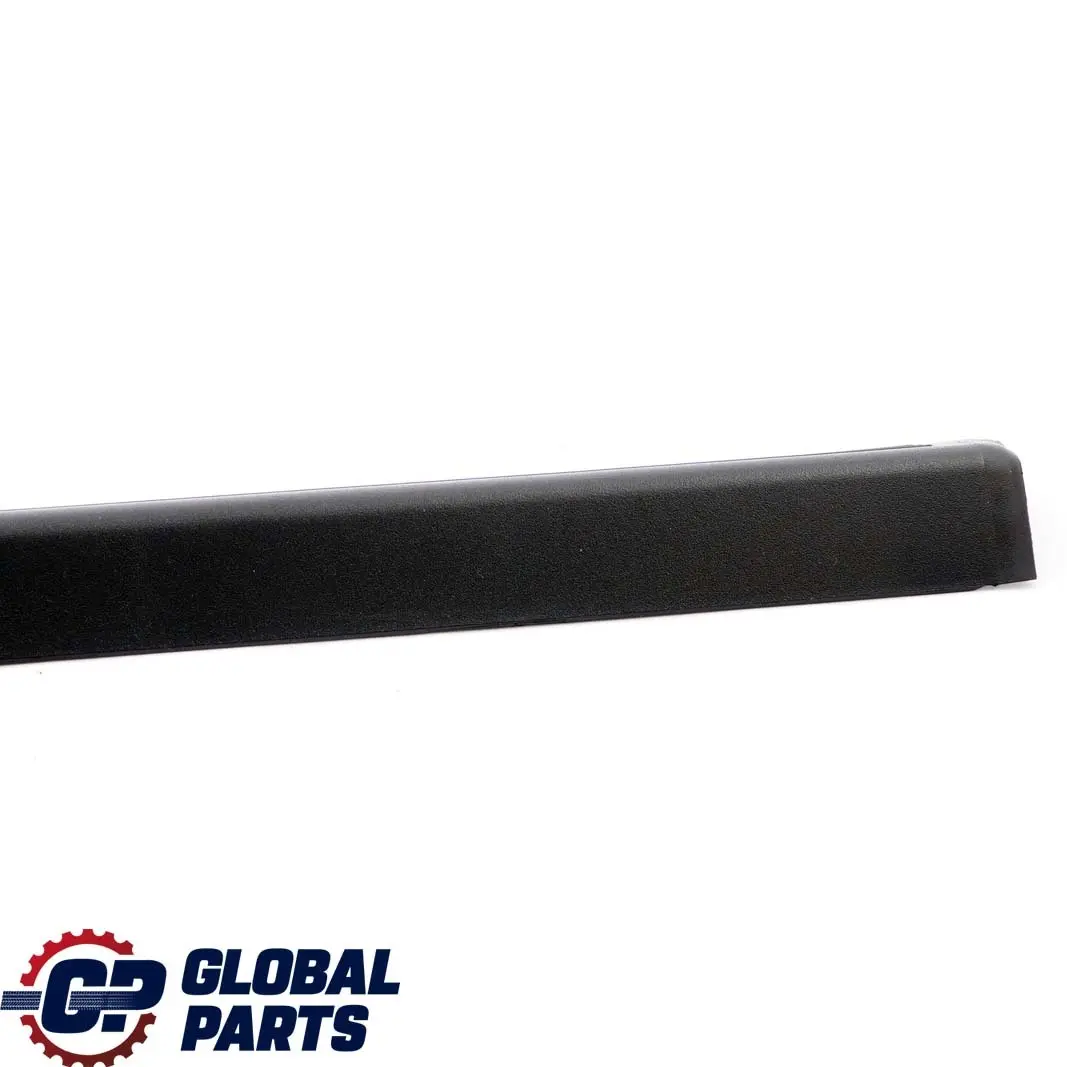 Mercedes W203 Rail Delantero Izquierdo Embellecedor umbral puerta - SKU A2036861136 - Número de pieza A2036861136