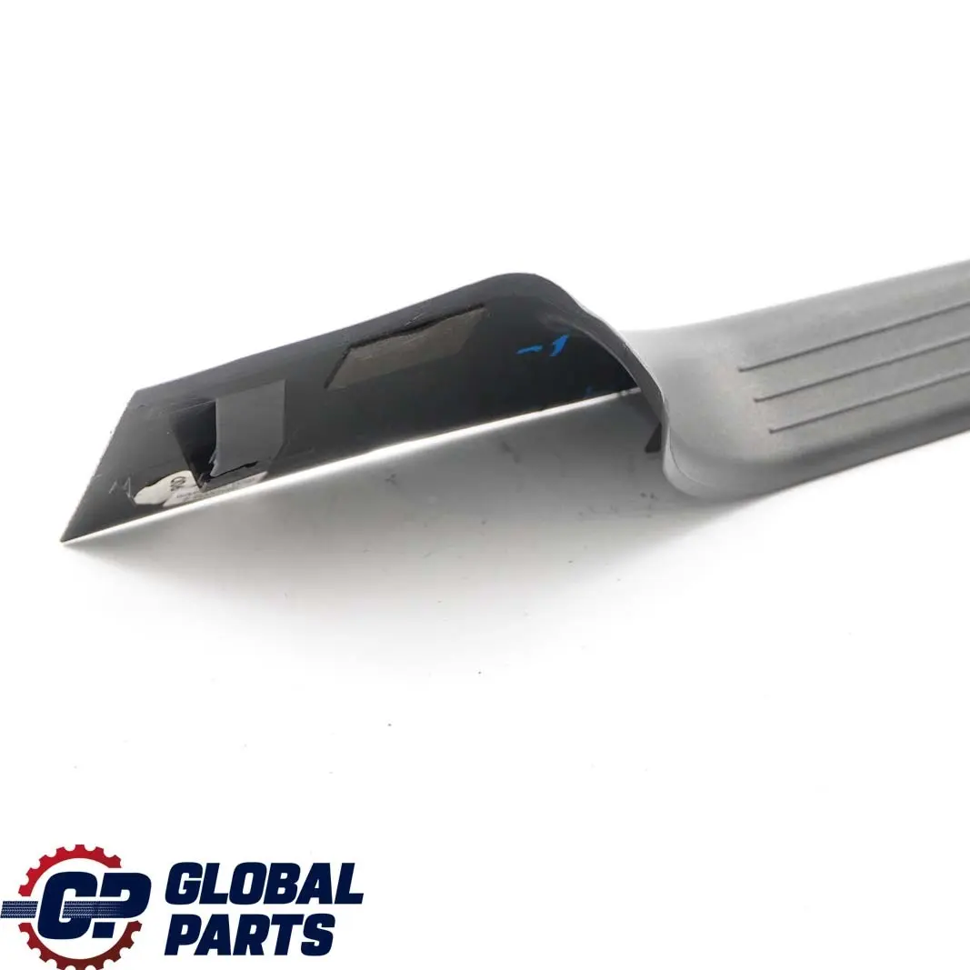 Mercedes W203 1 Carril Trasero Izquierdo Alfombra Borde Umbral Puerta Tapa - SKU A2036861536-1 - Número de pieza A2036861536