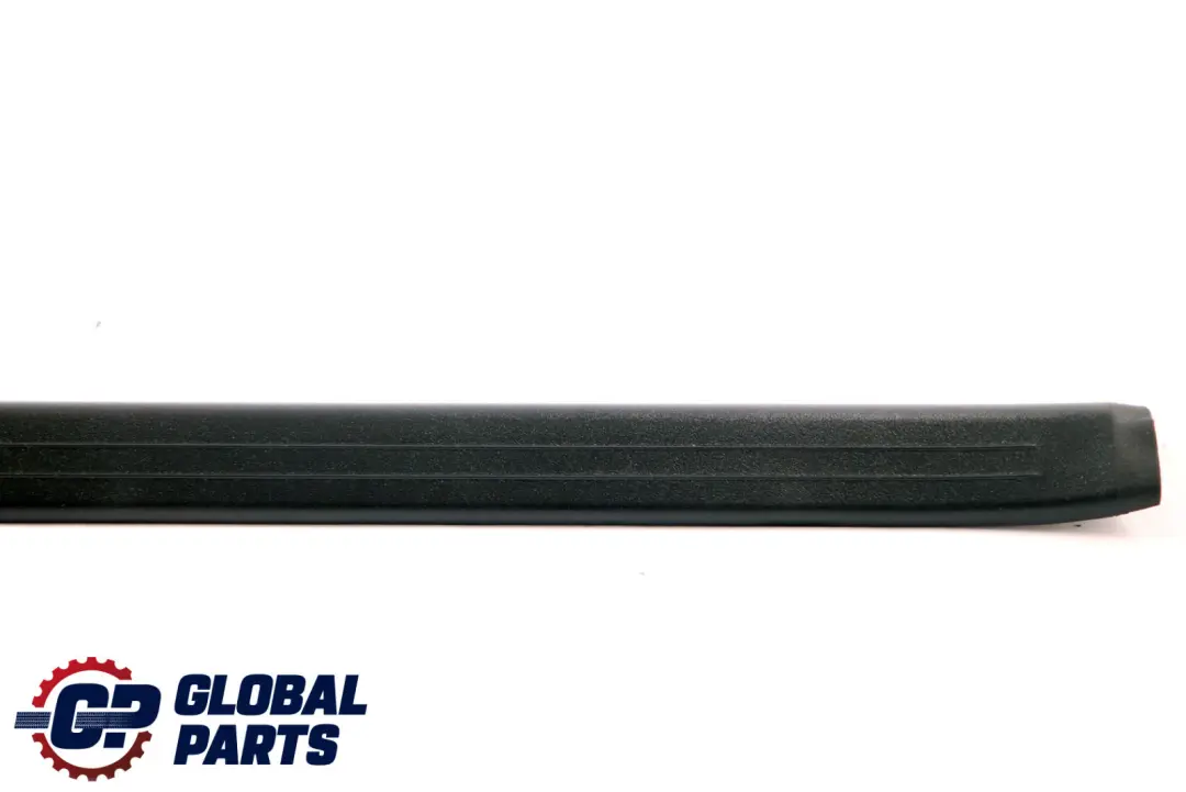 Mercedes Classe CLC CL203 Abdeckschiene Barre D 'em Barquement Links - SKU A2036861936 - Numéro de pièce A2036861936