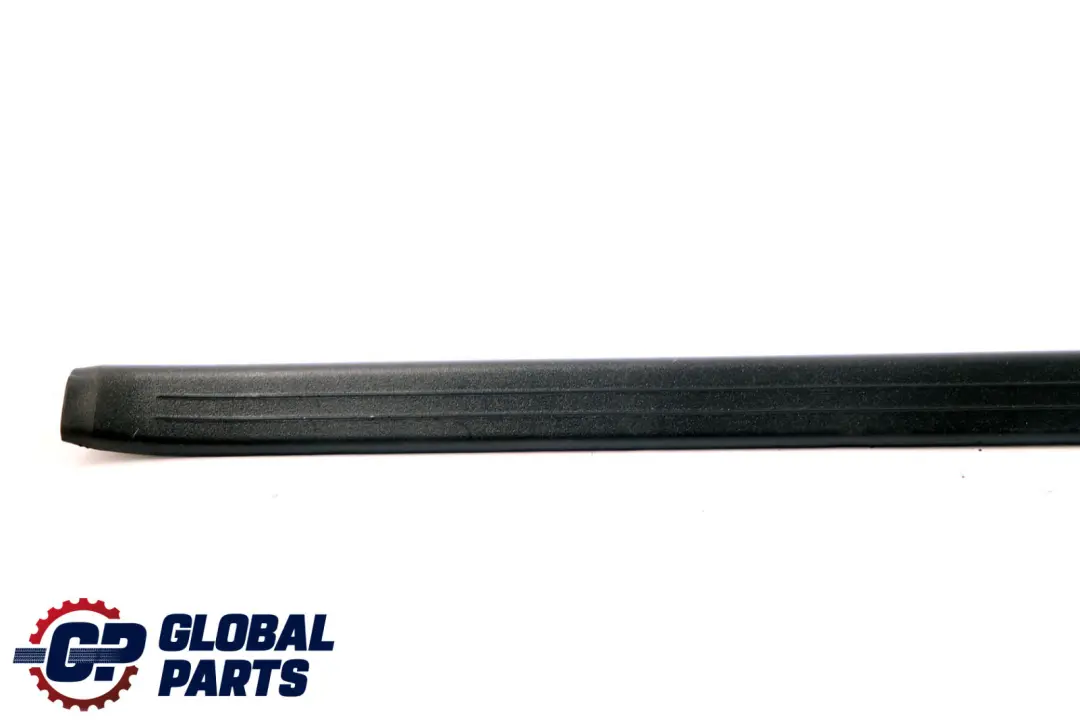 Rail Derecho Puerta Umbral Tapa Interior para Mercedes CLC-Class CL203 con número de pieza A2036862036 Mercedes CLC-Class CL203 Rail Derecho Puerta Umbral Tapa Interior - SKU A2036862036 - Número de pieza A2036862036