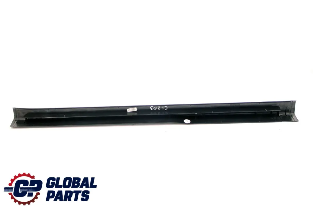 Rail Derecho Puerta Umbral Tapa Interior para Mercedes CLC-Class CL203 con número de pieza A2036862036 Mercedes CLC-Class CL203 Rail Derecho Puerta Umbral Tapa Interior - SKU A2036862036 - Número de pieza A2036862036