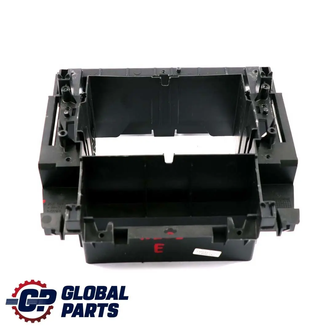  Mercedes-Benz Clase C W203 Soporte Estereo Escudo - SKU A2036890216 - Número de pieza A2036890216