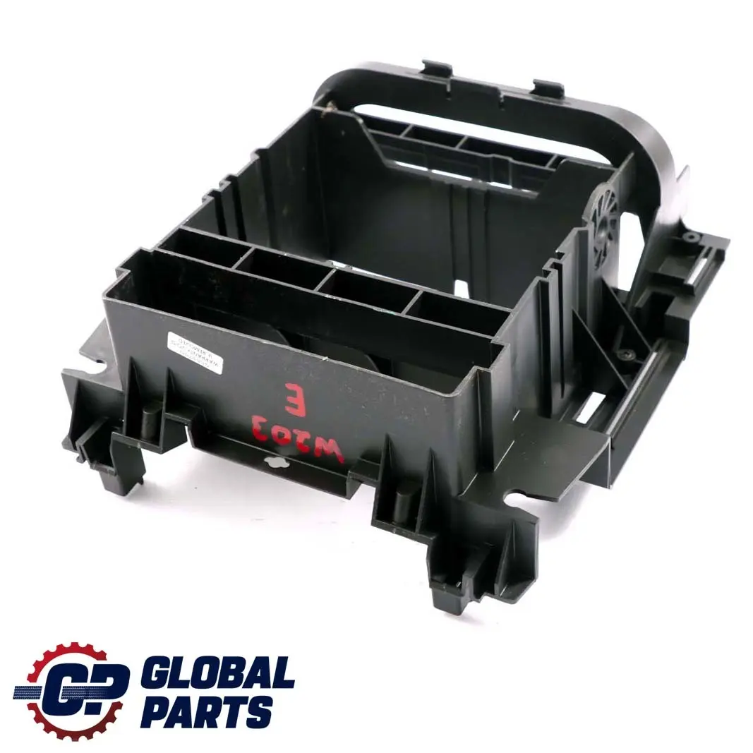 Mercedes-Benz W203 Stereo Cage Support pour à propos du numéro de pièce A2036890216 Mercedes-Benz W203 Stereo Cage Support - SKU A2036890216 - Numéro de pièce A2036890216