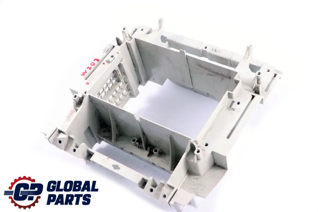 Mercedes W203 Support De Radio CD Console Support De Cadre - SKU A2036890516 - Numéro de pièce A2036890516