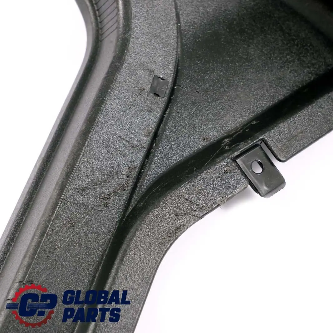Boot Loading Edge Rear Interior Trim Cover para Mercedes W203 con número de pieza A2036900525 Mercedes W203 Boot Loading Edge Rear Interior Trim Cover - SKU A2036900525 - Número de pieza A2036900525
