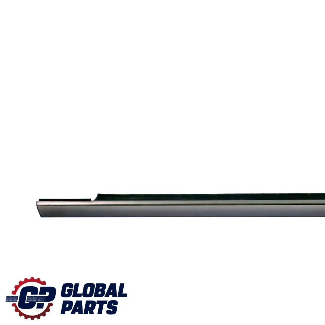 Mercedes-Benz C W203 Delantero Derecho Ventana Moldura Tira para con número de pieza A2036901480 Mercedes-Benz C W203 Delantero Derecho Ventana Moldura Tira - SKU A2036901480 - Número de pieza A2036901480