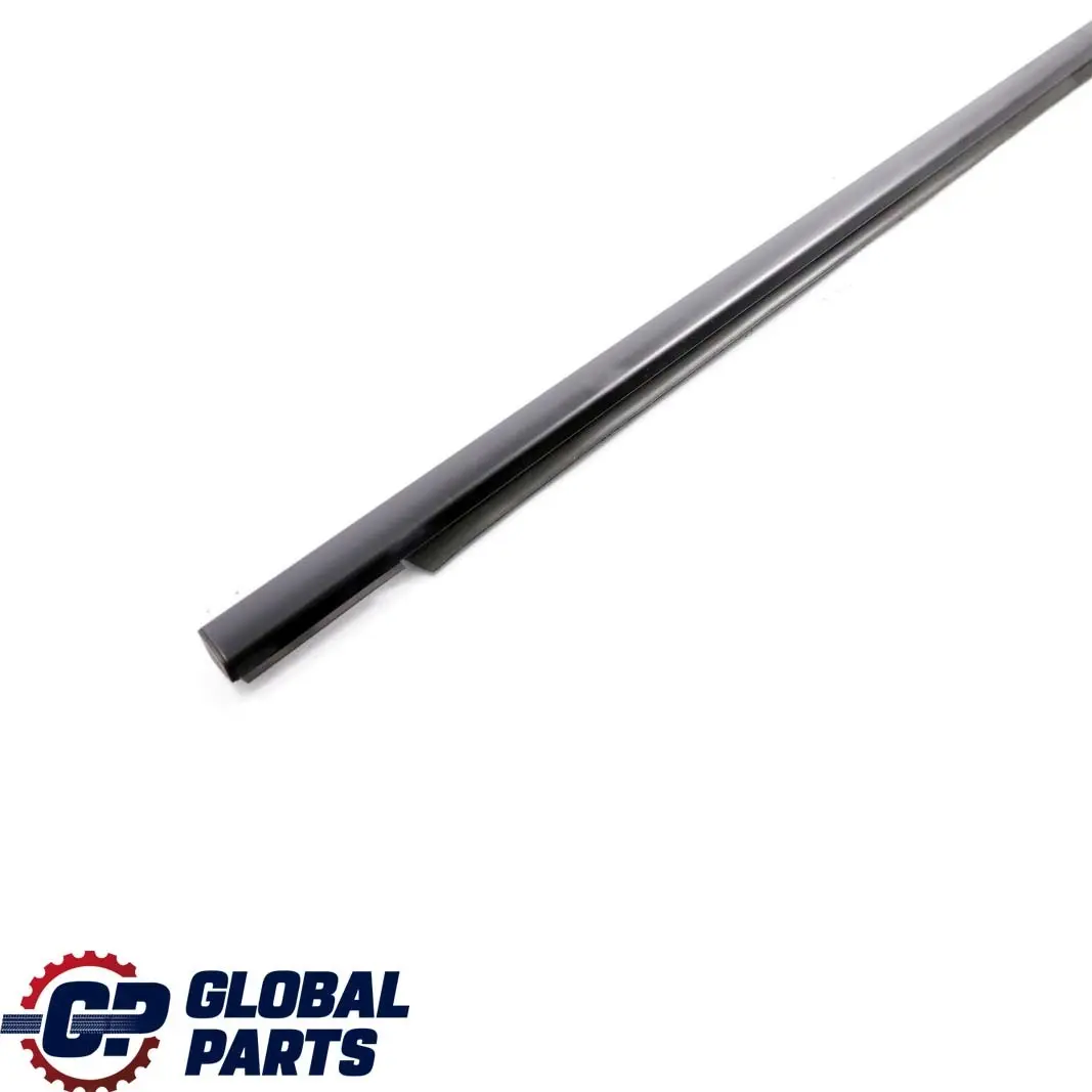Mercedes W203 Modanatura Inferiore Finestrino Anteriore Sinistro - SKU A2036901580 - Numero di parte A2036901580