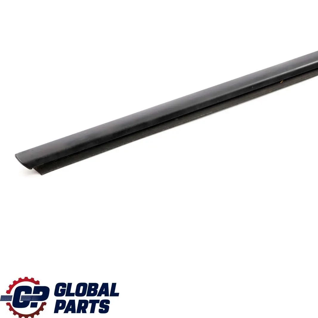 Delantera Derecha Ventana Exterior Inferior Moldura tira De ajuste para Mercedes W203 con número de pieza A2036901680 Mercedes W203 Delantera Derecha Ventana Exterior Inferior Moldura tira De ajuste - SKU A2036901680 - Número de pieza A2036901680