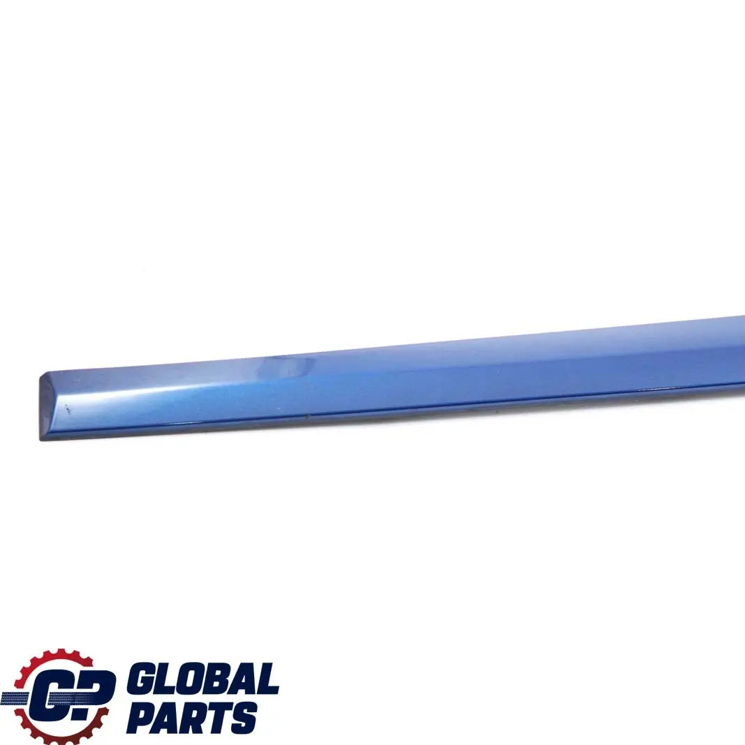 Striscia rivestimento porta anteriore destra Jaspisblau Blu - 345 per Mercedes W203 con numero di parte A2036902262 Mercedes W203 Striscia rivestimento porta anteriore destra Jaspisblau Blu - 345 - SKU A2036902262-JAS - Numero di parte A2036902262