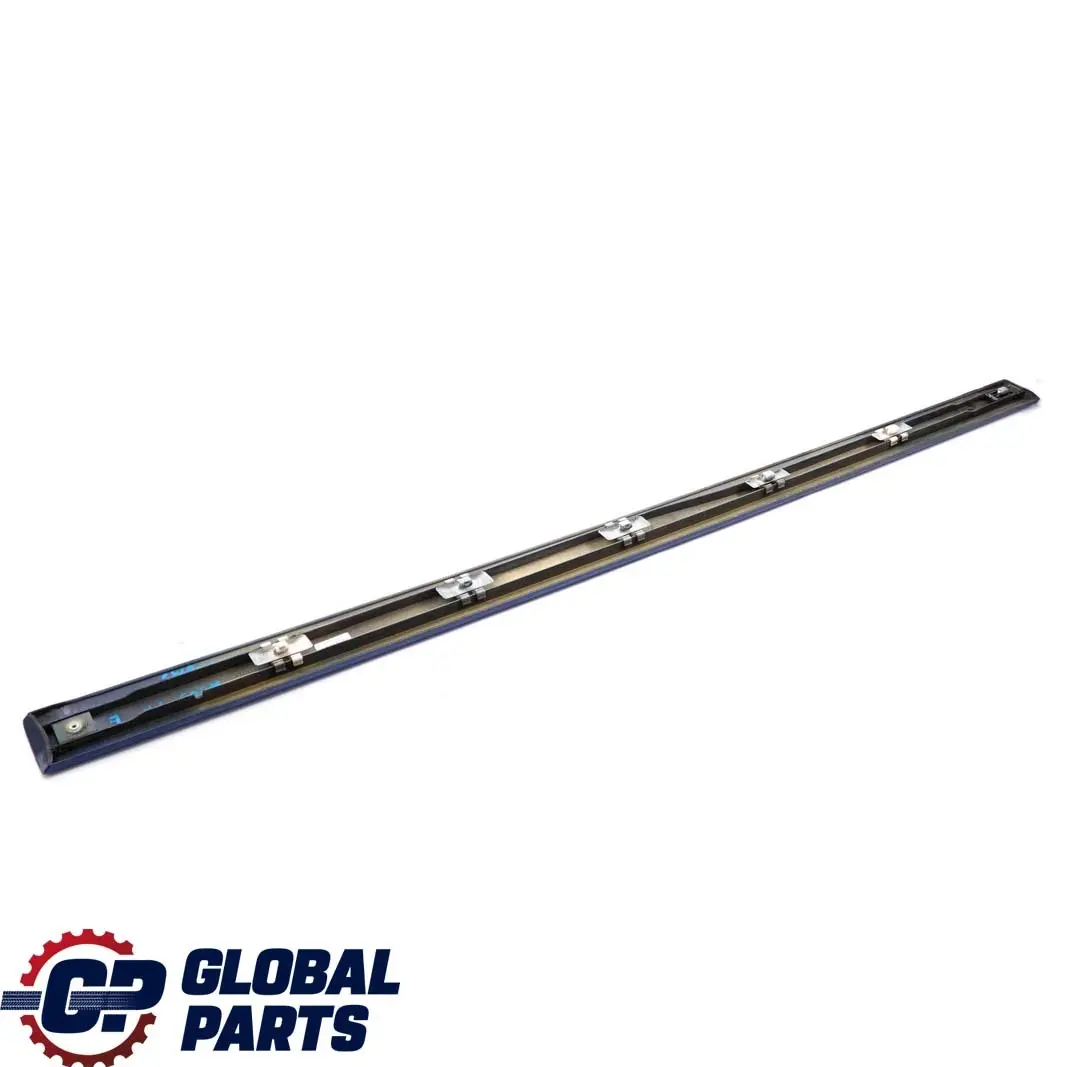 Banda De moldura De puerta delantera derecha Jaspisblau Azul - 345 para Mercedes W203 con número de pieza A2036902262 Mercedes W203 Banda De moldura De puerta delantera derecha Jaspisblau Azul - 345 - SKU A2036902262-JAS - Número de pieza A2036902262