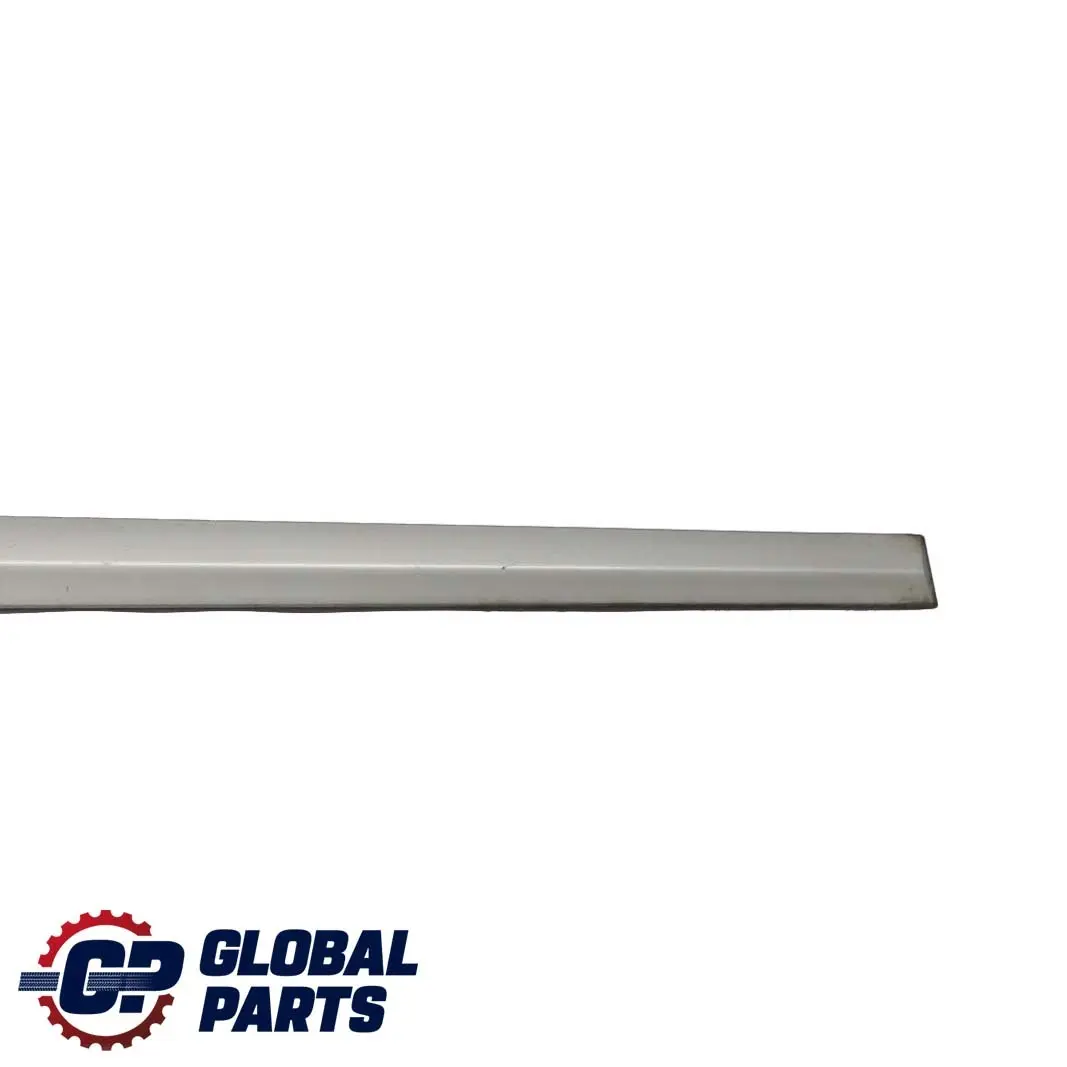 Puerta Delantera Izquierda Banda De Moldura Plata Brillante 744 para Mercedes CL203 con número de pieza A2036902982 Mercedes CL203 Puerta Delantera Izquierda Banda De Moldura Plata Brillante 744 - SKU A2036902982-BS - Número de pieza A2036902982