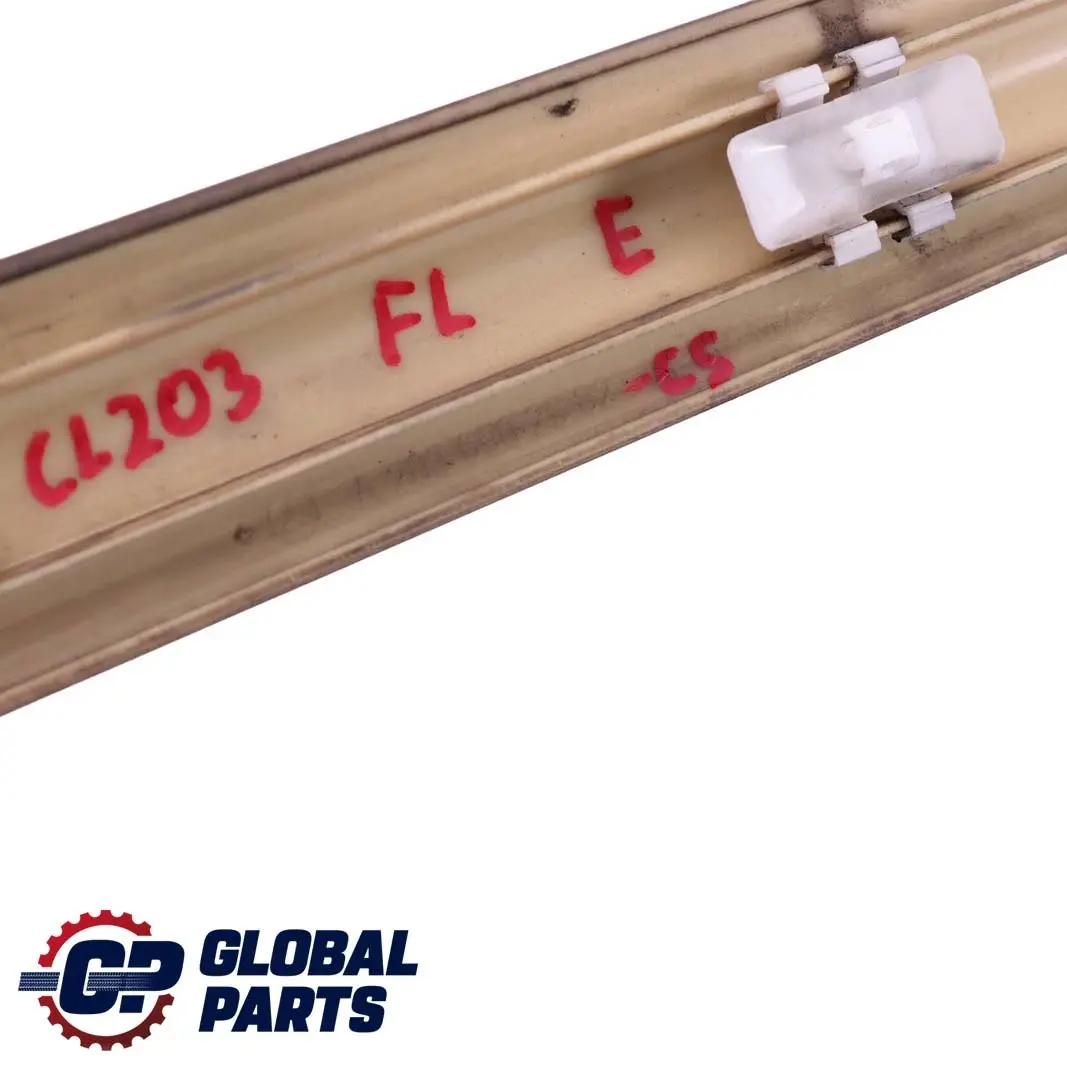 Banda Moldura Puerta Delantera Izquierda Plata Cubanita 723 para Mercedes CLC CL203 con número de pieza A2036902982 Mercedes CLC CL203 Banda Moldura Puerta Delantera Izquierda Plata Cubanita 723 - SKU A2036902982-CS - Número de pieza A2036902982