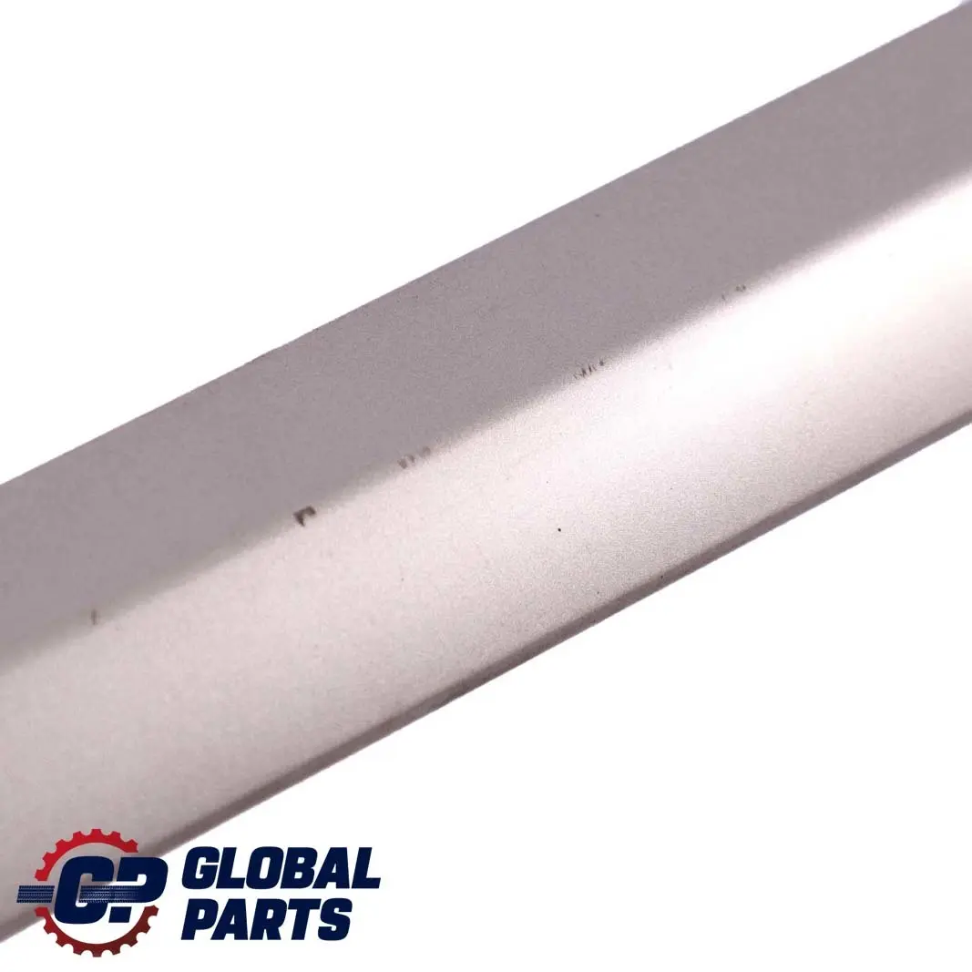 Mercedes-Benz CLC CL203 Porta Anteriore Sinistra Modanatura Cubanite Argento 723 per con numero di parte A2036902982 Mercedes-Benz CLC CL203 Porta Anteriore Sinistra Modanatura Cubanite Argento 723 - SKU A2036902982-CS - Numero di parte A2036902982