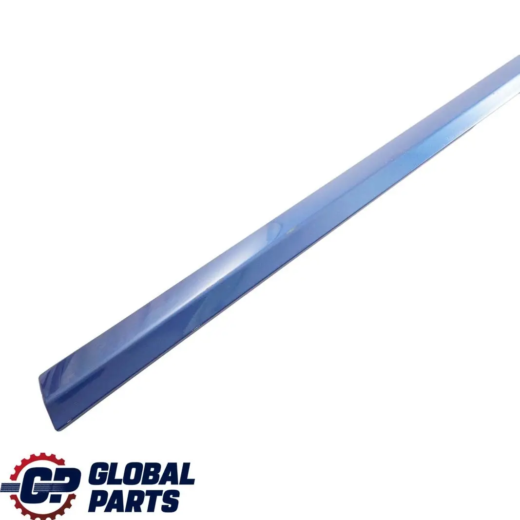 Mercedes-Benz CL203 Front Left Door Trim Molding Strip Jaspisblau Blue 345 para con número de pieza A2036902982 Mercedes-Benz CL203 Front Left Door Trim Molding Strip Jaspisblau Blue 345 - SKU A2036902982-JAS - Número de pieza A2036902982