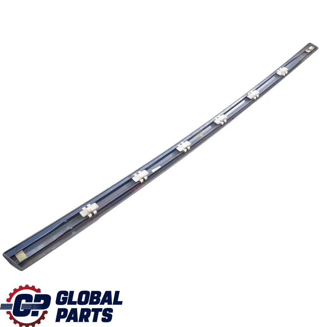 Mercedes-Benz CL203 Front Left Door Trim Molding Strip Jaspisblau Blue 345 para con número de pieza A2036902982 Mercedes-Benz CL203 Front Left Door Trim Molding Strip Jaspisblau Blue 345 - SKU A2036902982-JAS - Número de pieza A2036902982