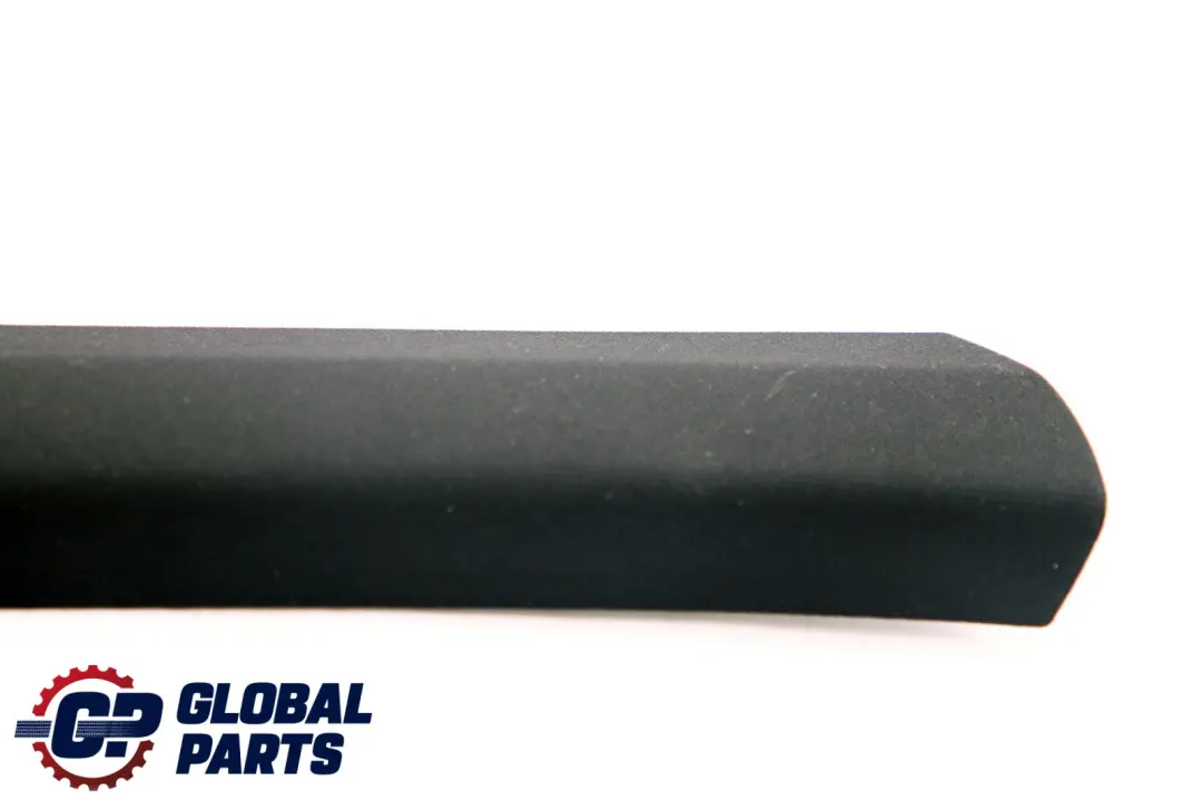 Front Trim Cover Right O/S Upper A-Pillar para Mercedes CL203 con número de pieza A2036903025 Mercedes CL203 Front Trim Cover Right O/S Upper A-Pillar - SKU A2036903025 - Número de pieza A2036903025