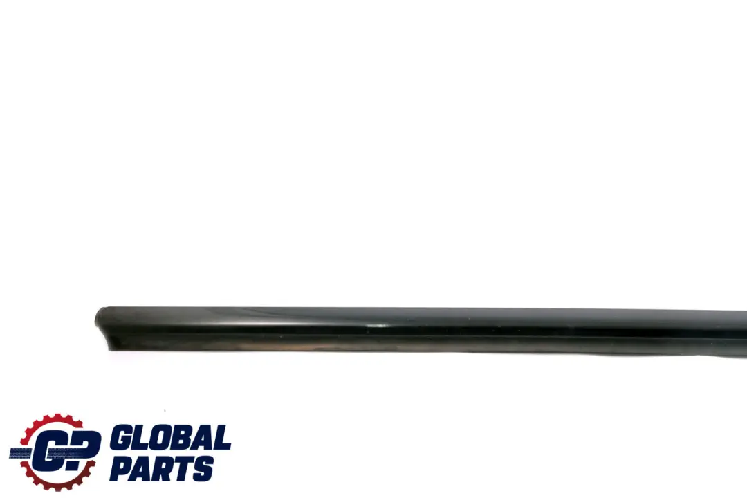 Mercedes CL203 Listwa Szyby Drzwi Prawy Przód - SKU A2036903280 - Numer Części A2036903280