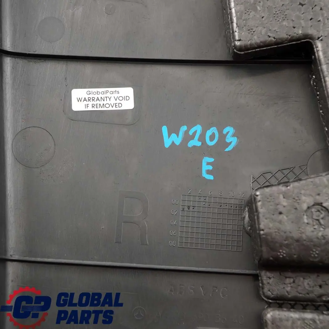 B-Pillar dolny panel prawy do Mercedes C W203 o numerze A2036903640 Mercedes C W203 B-Pillar dolny panel prawy - SKU A2036903640-1 - Numer Części A2036903640