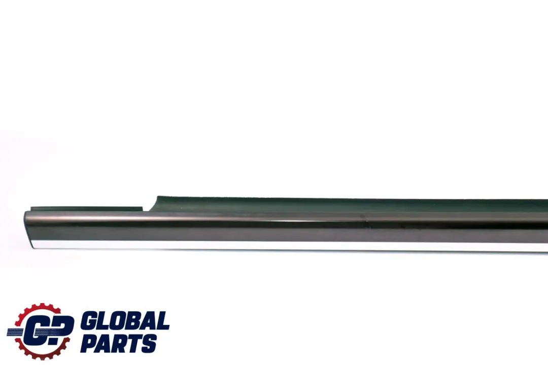 Bande d'étanchéité de porte avant droite pour Mercedes C W203 à propos du numéro de pièce A2036903680 Mercedes C W203 Bande d'étanchéité de porte avant droite - SKU A2036903680 - Numéro de pièce A2036903680