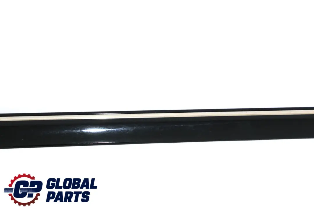 Striscia di rivestimento anteriore destro Nero ossidiana 197U per Mercedes CLC CL203 con numero di parte A2036903682 Mercedes CLC CL203 Striscia di rivestimento anteriore destro Nero ossidiana 197U - SKU A2036903682-OB - Numero di parte A2036903682