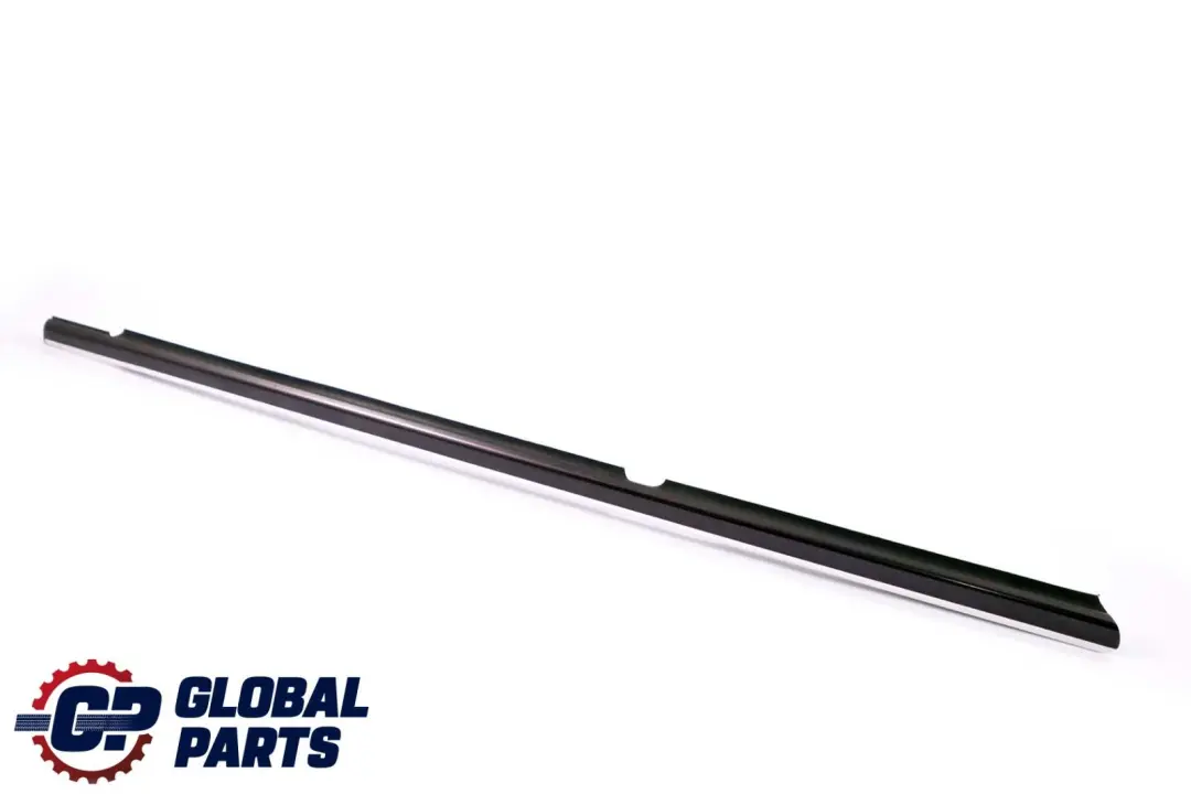 Clase C W203 Puerta Trasera Izquierda Burlete Embellecedor para Mercedes con número de pieza A2036903780 Mercedes Clase C W203 Puerta Trasera Izquierda Burlete Embellecedor - SKU A2036903780 - Número de pieza A2036903780