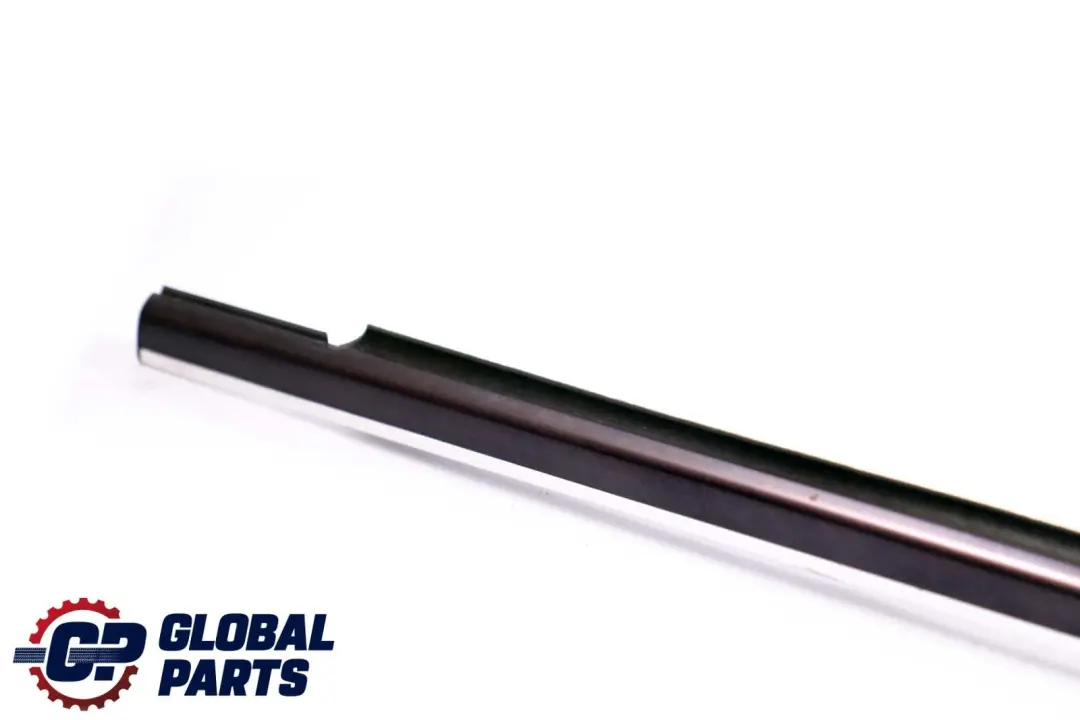 Striscia rivestimento della porta posteriore sinistra per Mercedes W203 con numero di parte A2036903780 Mercedes W203 Striscia rivestimento della porta posteriore sinistra - SKU A2036903780 - Numero di parte A2036903780