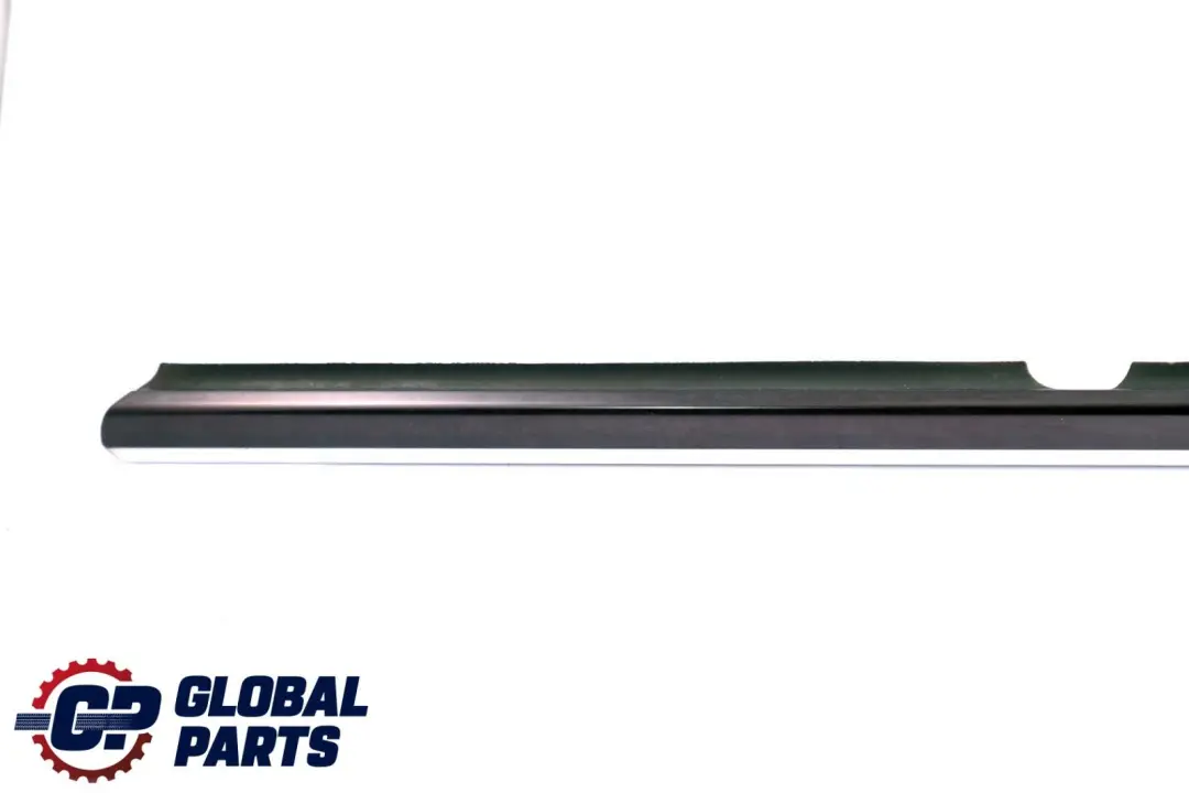 Mercedes-Benz Clase C W203 Burlete De puerta trasera derecha para con número de pieza A2036903880 Mercedes-Benz Clase C W203 Burlete De puerta trasera derecha - SKU A2036903880 - Número de pieza A2036903880