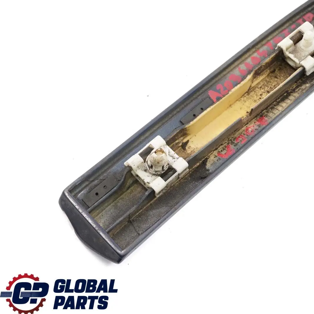 Delantero Izquierdo Guardabarros Moldura Tira Tanzanite Azul 359 para Mercedes C W203 con número de pieza A2036904762 Mercedes C W203 Delantero Izquierdo Guardabarros Moldura Tira Tanzanite Azul 359 - SKU A2036904762-TB - Número de pieza A2036904762