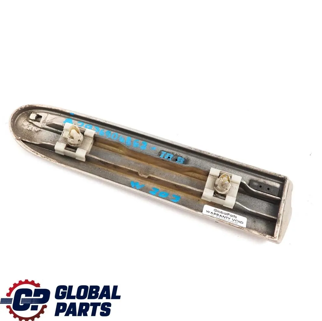 Listwa Błotnika Przód Prawy Beż do Mercedes C W203 o numerze A2036904862 Mercedes C W203 Listwa Błotnika Przód Prawy Beż - SKU A2036904862-TRB - Numer Części A2036904862