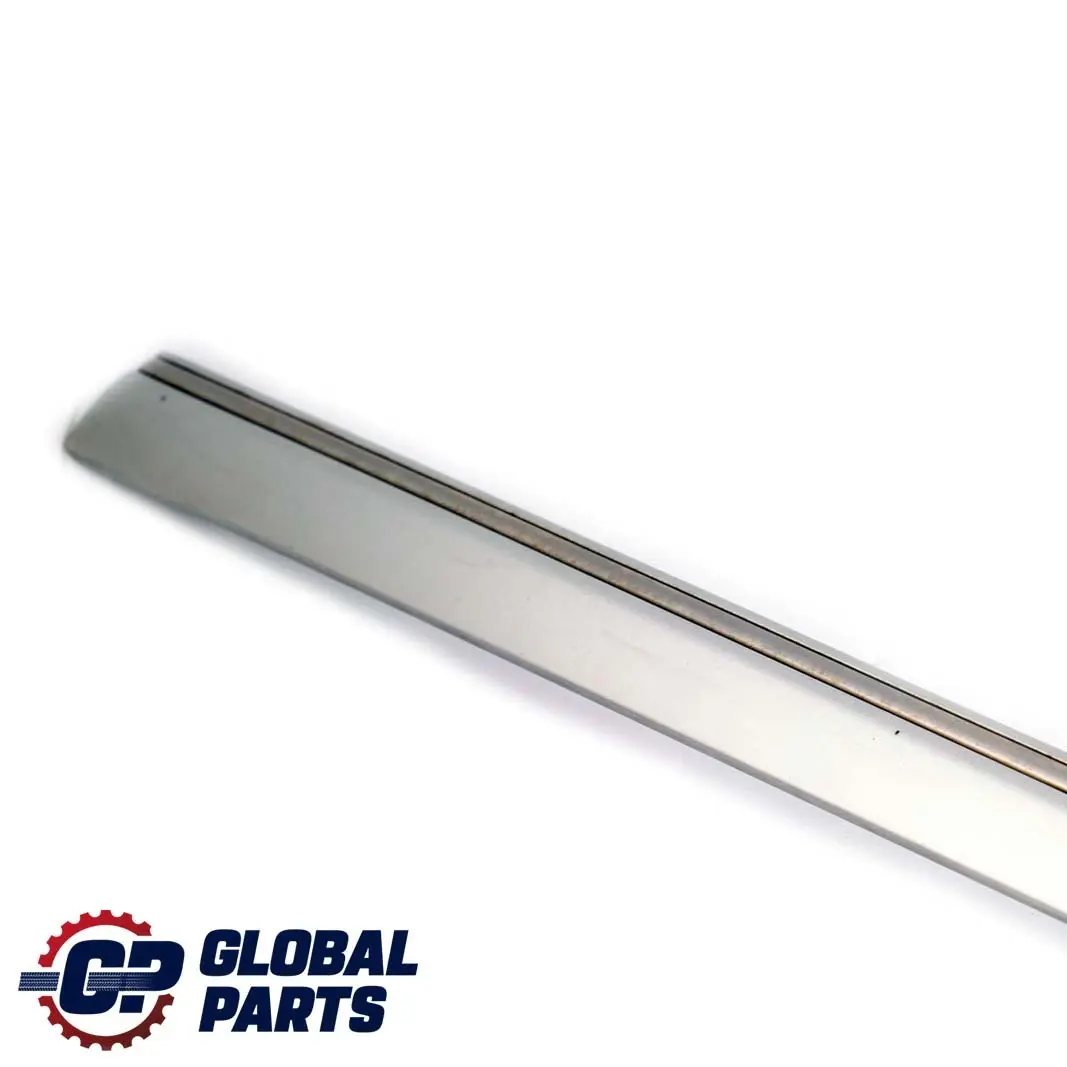 Mercedes W203 Moldura de puerta delantera derecha Plata brillante 744 - SKU A2036905062-BS - Número de pieza A2036905062