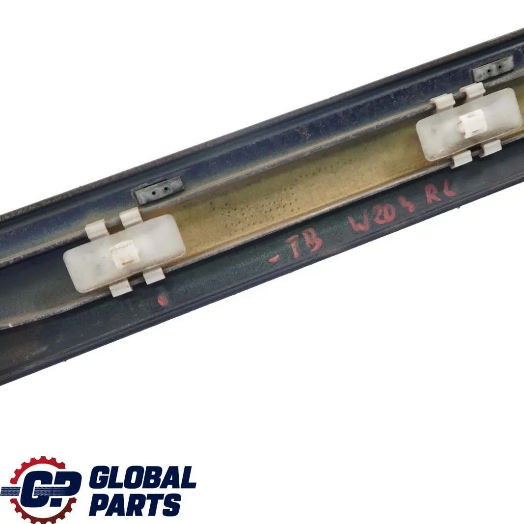Mercedes C W203 Tira De moldura De puerta trasera izquierda Tanzanite Blue - 359 - SKU A2036905162-TB - Número de pieza A2036905162