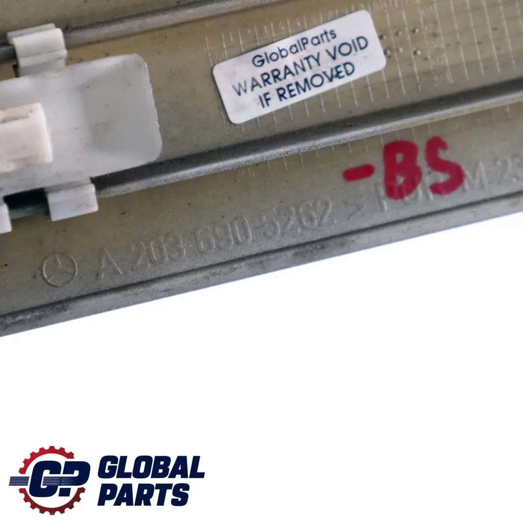 Mercedes-Benz C W203 Hinten Rechts Zierleiste Abdeckleiste Brilliant Silver für mit Teilenummer A2036905262 Mercedes-Benz C W203 Hinten Rechts Zierleiste Abdeckleiste Brilliant Silver - SKU A2036905262-BS - Teilenummer A2036905262