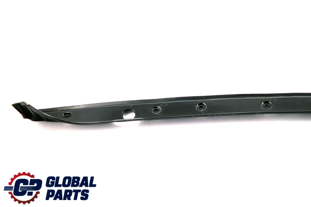 Trim Tunk Cover Panel Roof Right O/S per Mercedes CLC-Class CL203 con numero di parte A2036933033 Mercedes CLC-Class CL203 Trim Tunk Cover Panel Roof Right O/S - SKU A2036933033 - Numero di parte A2036933033