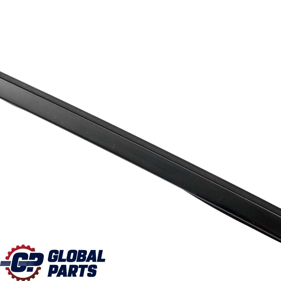 Mercedes-Benz CLC CL203 Pare-Brise Moulage Performance a Gauche pour à propos du numéro de pièce A2036982998 Mercedes-Benz CLC CL203 Pare-Brise Moulage Performance a Gauche - SKU A2036982998 - Numéro de pièce A2036982998