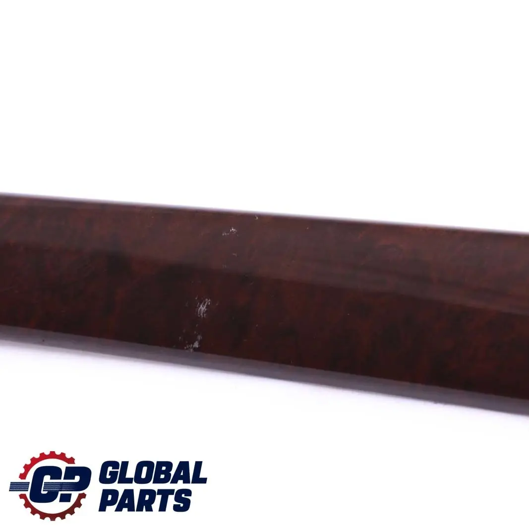 Liston De madera Cubierta Puerta Delantera Izquierda para Mercedes C W203 con número de pieza A2037200122 Mercedes C W203 Liston De madera Cubierta Puerta Delantera Izquierda - SKU A2037200122 - Número de pieza A2037200122