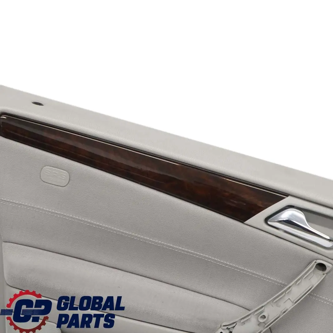  Mercedes-Benz Classe C W203 Revetement de Porte Gauche Tissu Alpaca Gris - SKU A2037202972 - Numéro de pièce A2037202972