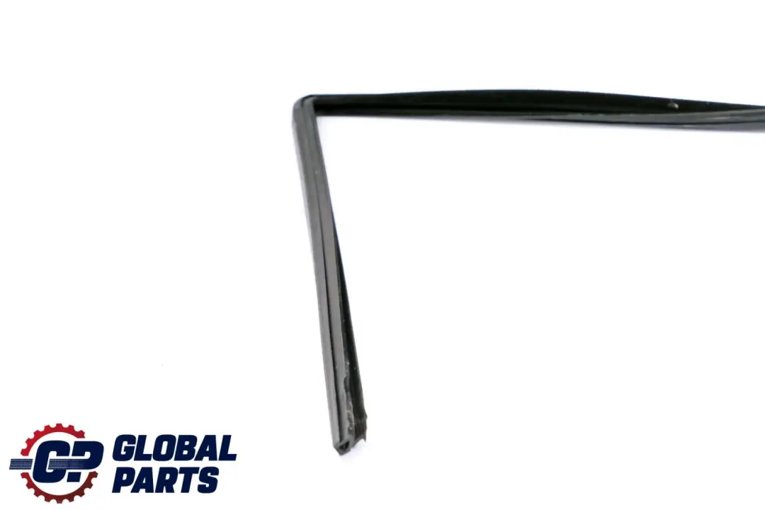 Mercedes W203 Porta Anteriore Sinistra Finestra Guida Guarnizione - SKU A2037250125 - Numero di parte A2037250125
