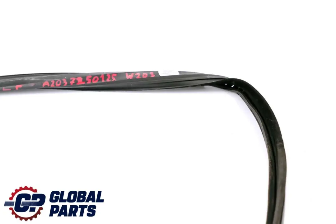 Puerta Delantera Izquierda Junta De Guia De Ventana para Mercedes W203 con número de pieza A2037250125 Mercedes W203 Puerta Delantera Izquierda Junta De Guia De Ventana - SKU A2037250125 - Número de pieza A2037250125